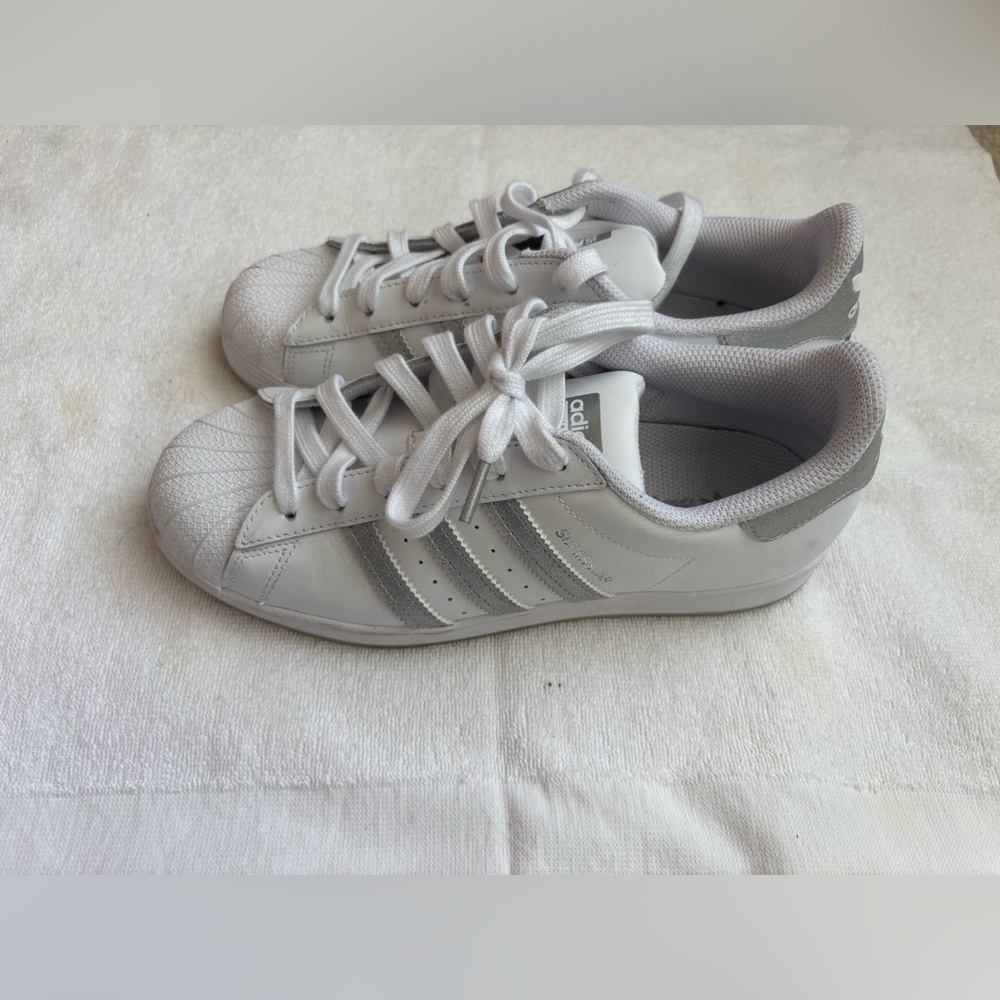 Adidas white Shelltoe shoes-size 6